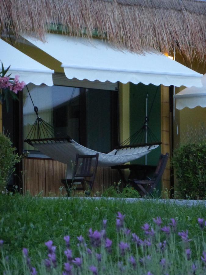 Bamboohouse Motel Riazzino ภายนอก รูปภาพ