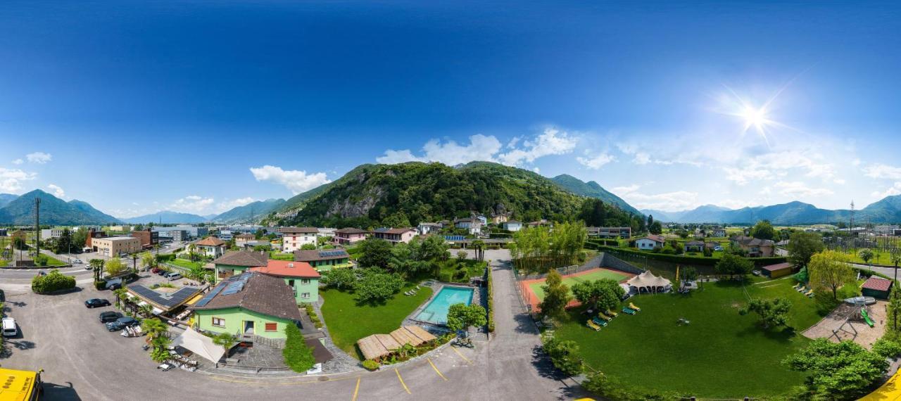 Bamboohouse Motel Riazzino ภายนอก รูปภาพ
