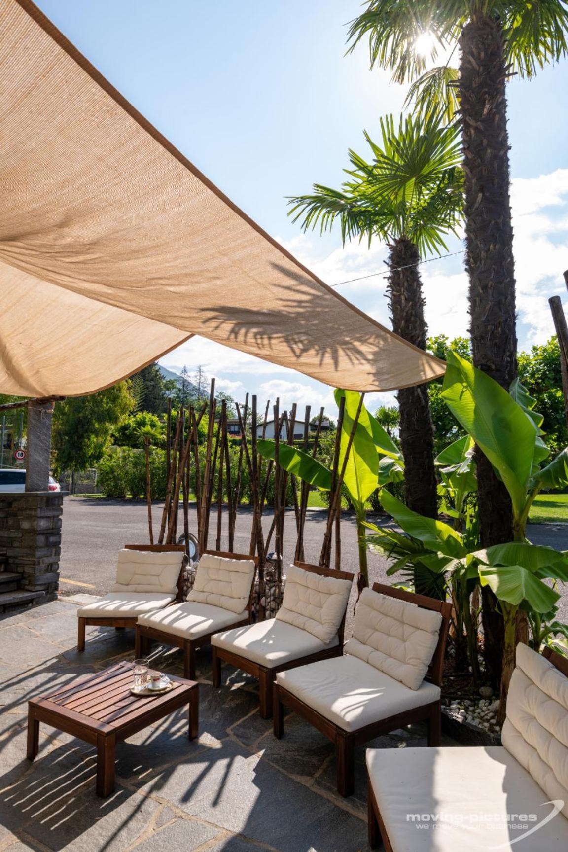 Bamboohouse Motel Riazzino ภายนอก รูปภาพ